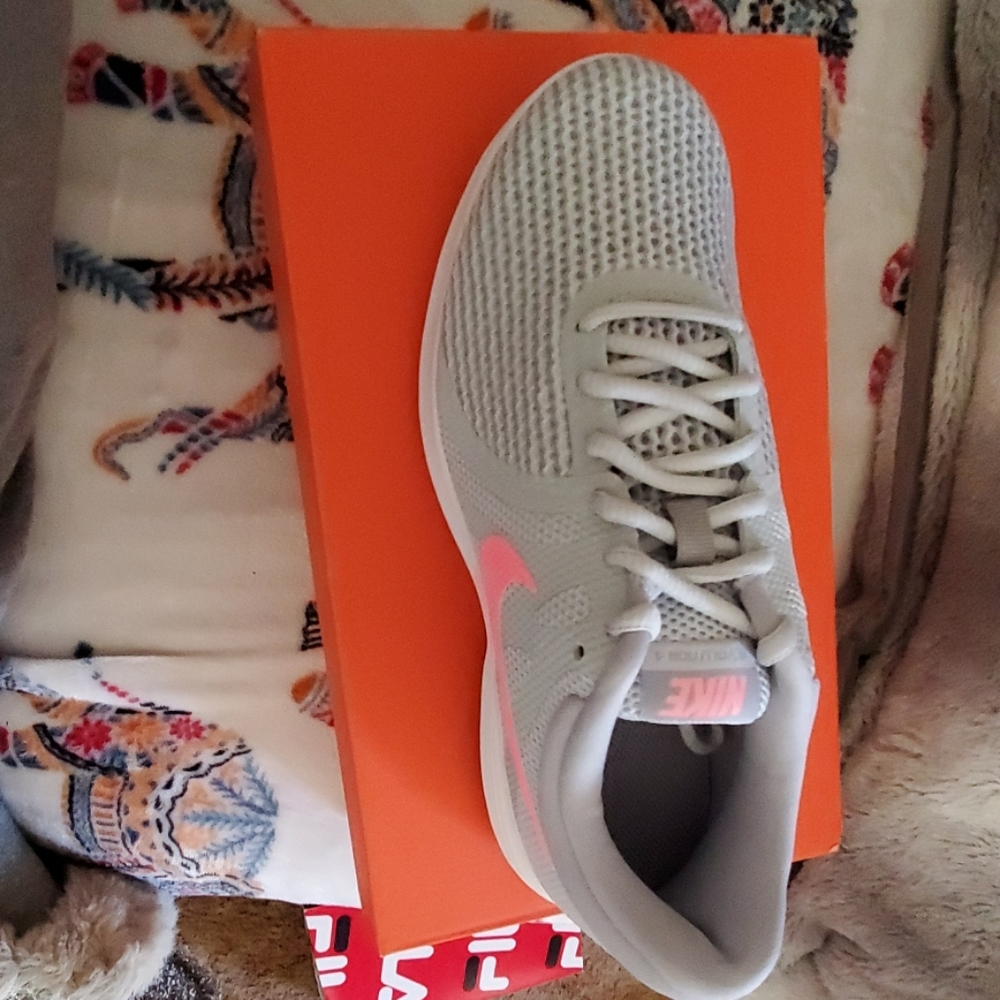 Nike's - Picture 2 of 3